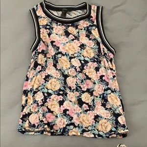 Floral f21 tee with striped arms & collar
